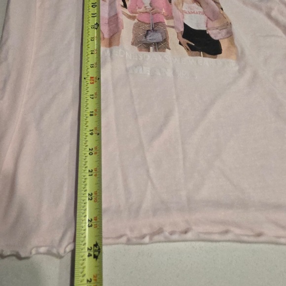 Mean Girls On Wednesdays We Wear Pink Graphic T Shirt Women's Large - Picture 6 of 7